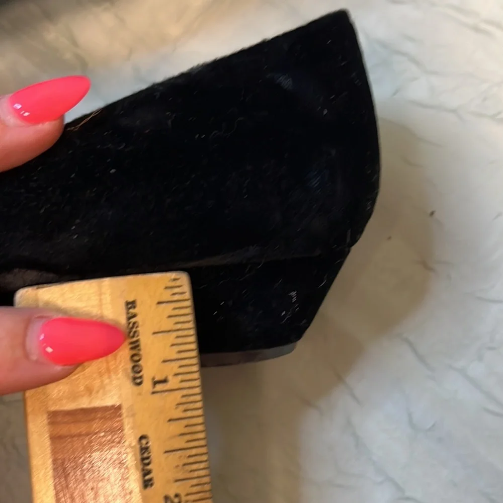 Naturalizer Black Velvet Bowed Almond Toe Vintage Wedges | 7.5 M